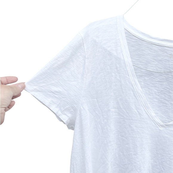 NWOT Lilly Pulitzer Meredith Resort White Tee - Picture 5 of 8